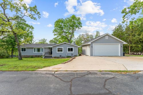 142 Locust Ln, Branson, MO, 65616-7183 | Card Image