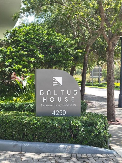 806-4250 Biscayne Blvd, Miami, FL, 33137-3268 | Card Image