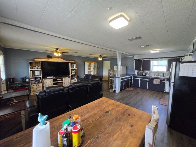 610 E Division St, House other with 3 bedrooms, 2 bathrooms and 3 parking in Edna TX | Image 19