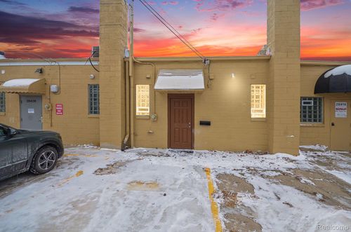 28410 Harper Ave, Saint Clair Shores, MI, 48081-1607 | Card Image