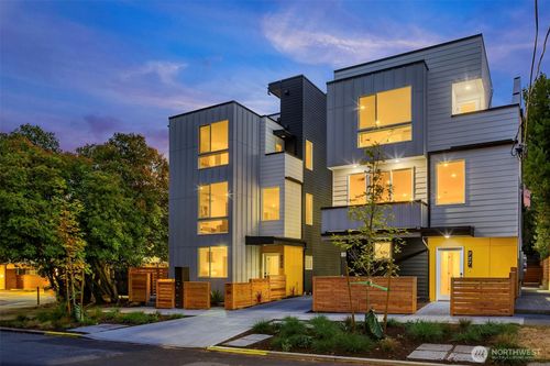 727 18th Avenue, Seattle, WA, 98122 | Card Image