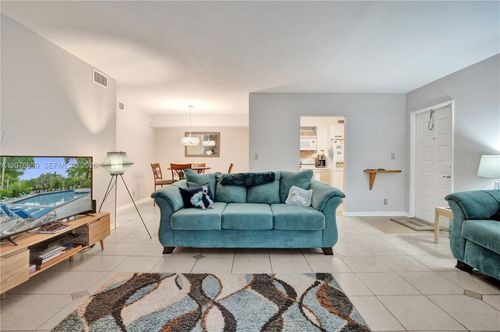 208-3017 N Oakland Forest Dr, Oakland Park, FL, 33309-7631 | Card Image