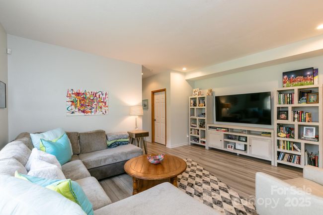 C - 220 Stoney Falls Loop, Condo with 3 bedrooms, 3 bathrooms and null parking in Burnsville NC | Image 24