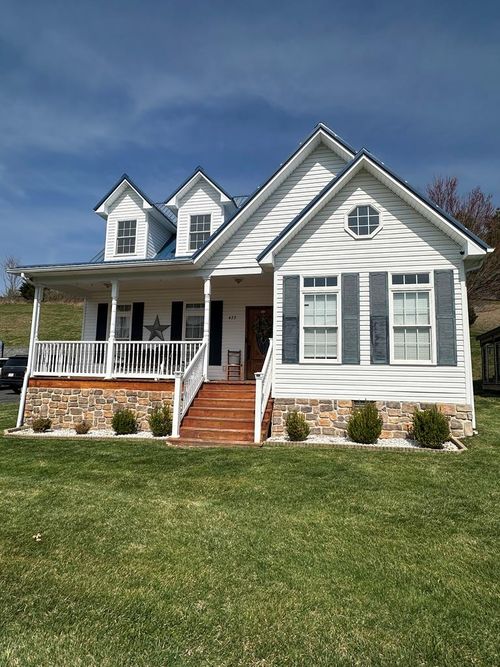 472 Evas Walk, Pounding Mill, VA, 24637-4241 | Card Image