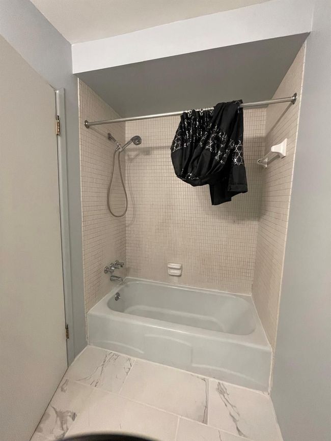 A254 - 30228 Southfield Rd, Condo with 2 bedrooms, 2 bathrooms and null parking in Southfield MI | Image 10