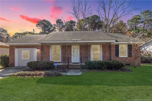 2951 Peacock St, Hope Mills, NC, 28348-9642 | Card Image