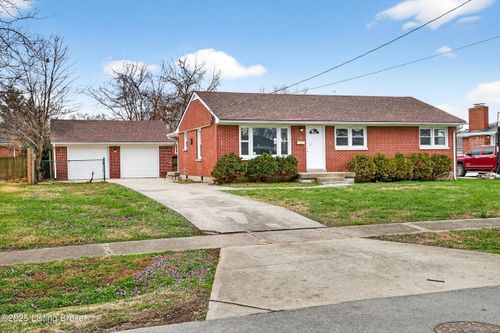 1910 Dixie Garden Dr, Louisville, KY, 40272-4407 | Card Image