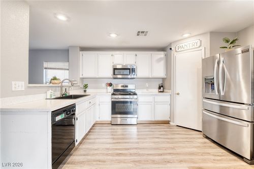 4533 Sunday River St, Las Vegas, NV, 89122-5247 | Card Image