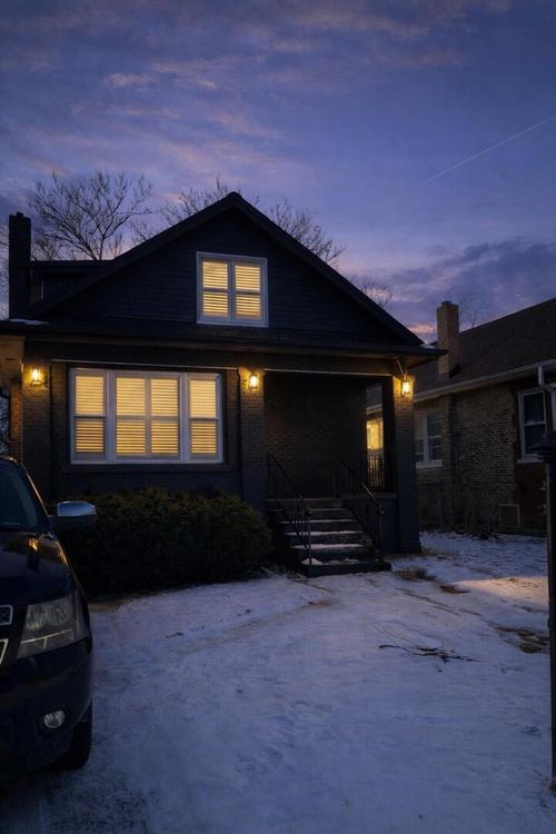 8416 S Saint Lawrence Ave, Chicago, IL, 60619-6023 | Card Image