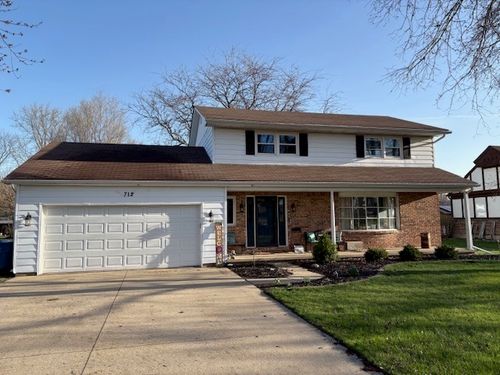 712 E Grant St, Watseka, IL, 60970-1829 | Card Image