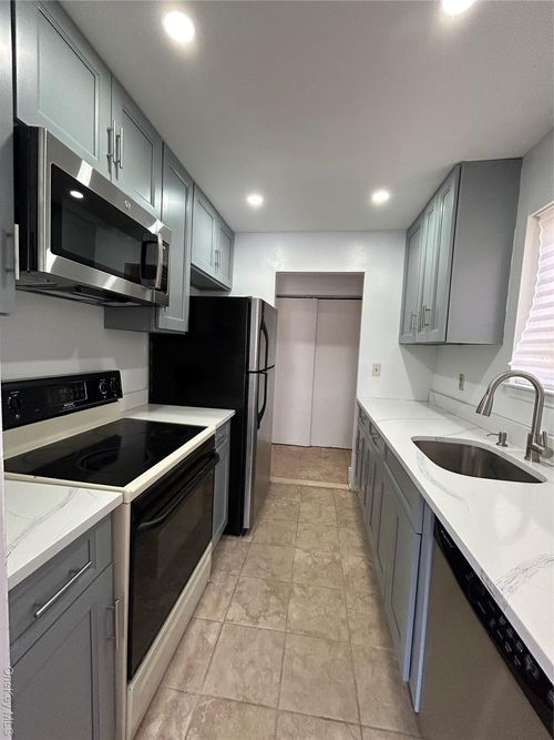 apt-15-5 Granada Cres, White Plains, NY, 10603-1238 | Card Image