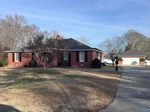 104 Country Club Rd, Albertville, AL, 35951-3924 | Card Image