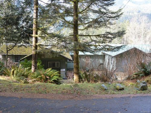 207 Pandora Ave, Zeballos, BC, V0P2A0 | Card Image