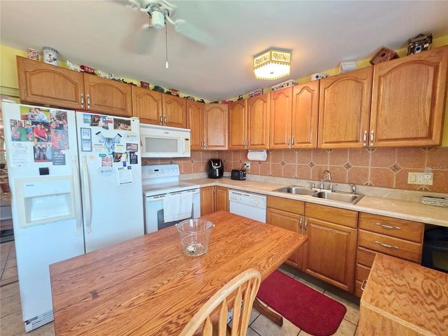 Kitchen | Image 6