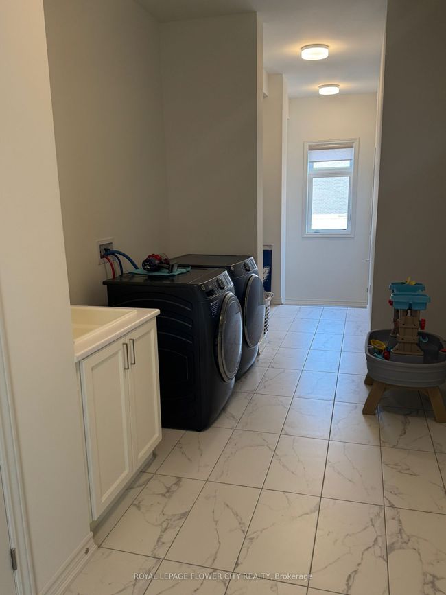 32 Twinleaf Cres, House other with 5 bedrooms, 5 bathrooms and 6 parking in Tottenham ON | Image 18
