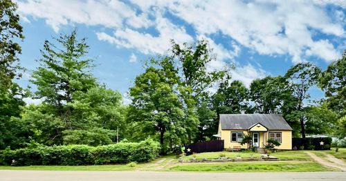 218 W Joe Davis St, El Dorado Springs, MO, 64744-1428 | Card Image
