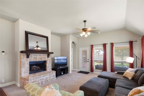 4612 Liberty Hill Trl, Sherman, TX, 75092-3932 | Card Image