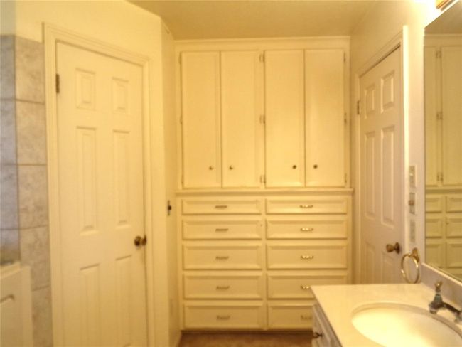 1931 Bruno Rd, Home with 4 bedrooms, 3 bathrooms and null parking in Schulenburg TX | Image 8