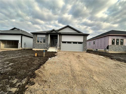 155 Ellen St, Atwood, ON, N0G1B0 | Card Image