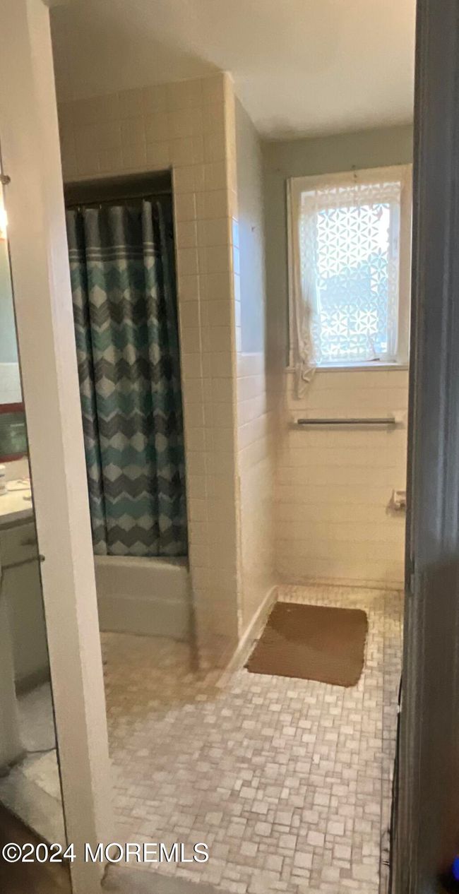 912 W State St, House other with 6 bedrooms, 2 bathrooms and null parking in Trenton NJ | Image 10