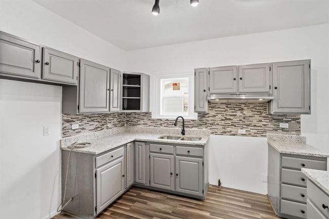 227 Carroll St, House other with 4 bedrooms, 2 bathrooms and 1 parking in San Antonio TX | Image 5