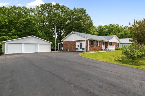 190 Post Oak Ave, Camden, TN, 38320-1367 | Card Image