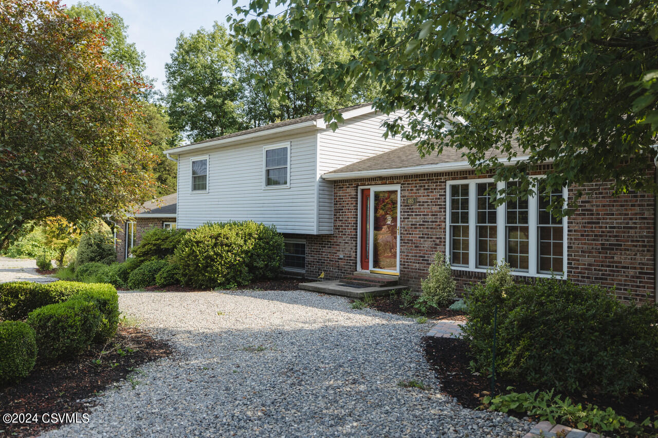 Stetler Ave, Selinsgrove, PA 17870