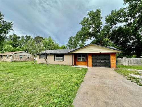 1202 Se E St, Bentonville, AR, 72712-6436 | Card Image