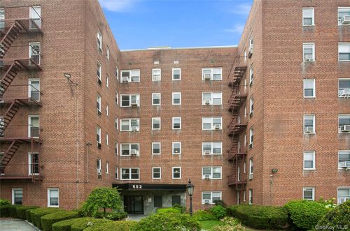 2b-682 Tuckahoe Rd, Yonkers, NY, 10710-5219 | Card Image