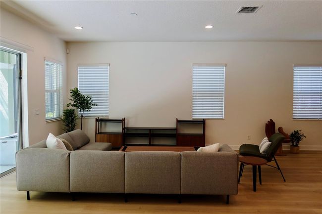 Living Room | Image 9