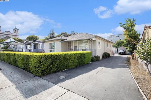 1143 D St, Hayward, CA, 94541-4217 | Card Image