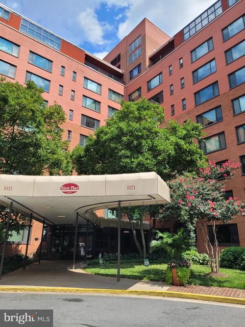 713-1021 Arlington Blvd, ARLINGTON, VA, 22209-2238 | Card Image