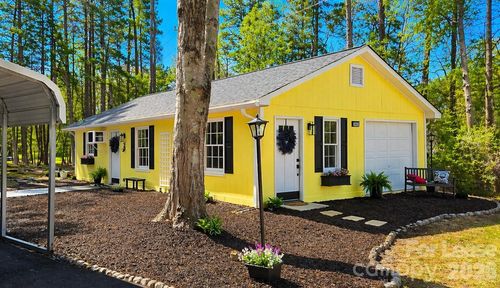 2736 Miranda Rd, Charlotte, NC, 28216-8624 | Card Image