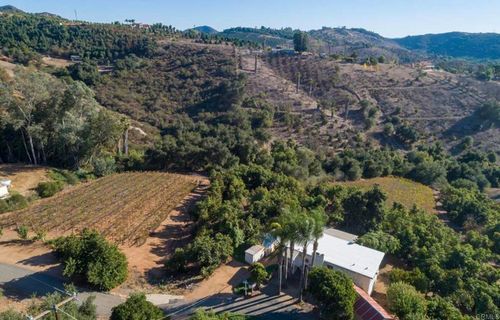 11155 San Antonio Way, Valley Center, CA, 92082-3101 | Card Image