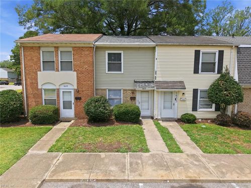 1677 Darren Cir, Portsmouth, VA, 23701-3103 | Card Image