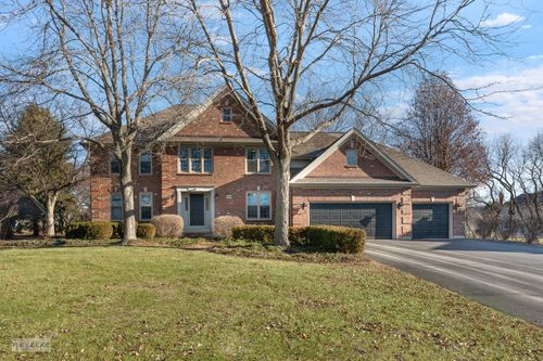 819 Queens Gate Circle, Sugar Grove, IL, 60554 | Card Image