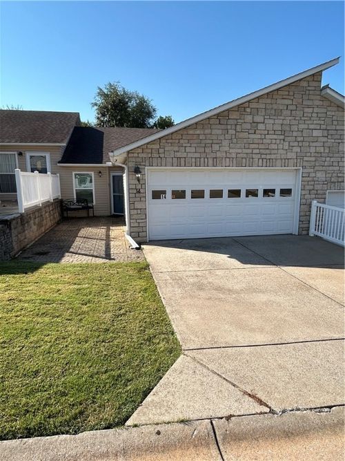 1615 N Spring Rd, Harrison, AR, 72601-7688 | Card Image