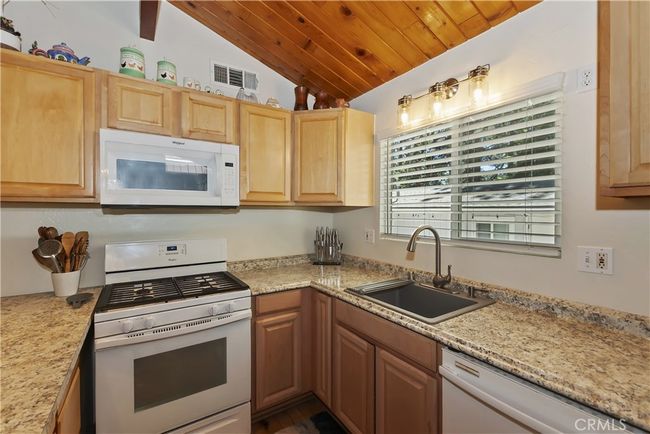 Kitchen | Image 12