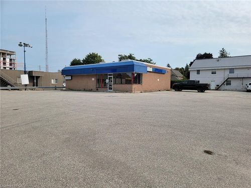 189 10th St, Hanover, ON, N4N1N8 | Card Image