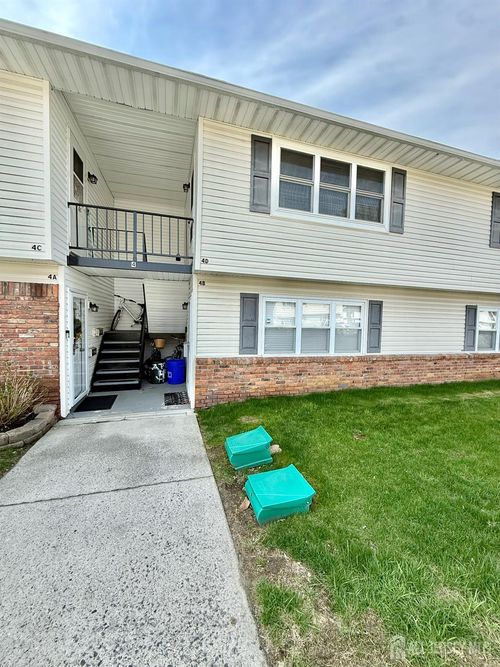 d-4 Texas Ct, Matawan, NJ, 07747-4437 | Card Image