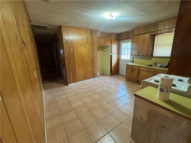 303 E Soyars Ave, House other with 3 bedrooms, 2 bathrooms and 4 parking in Orange Grove TX | Image 13