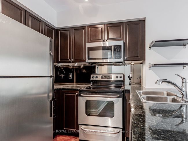 709 - 8 Scollard St, Condo with 0 bedrooms, 1 bathrooms and null parking in Toronto ON | Image 7