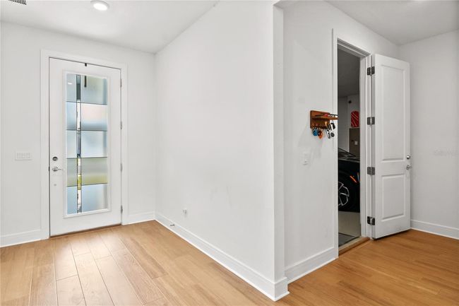Entry and Garage | Image 6