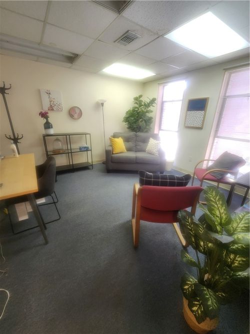 105 Medway St, Providence, RI, 02906-4401 | Card Image
