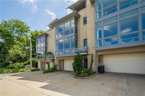 18 Windom Hill Pl, Pittsburgh, PA, 15203-1339 | Card Image