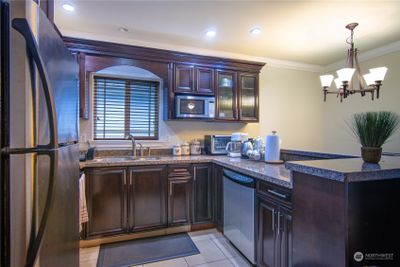 Custom Kitchen Cabinets | Image 1