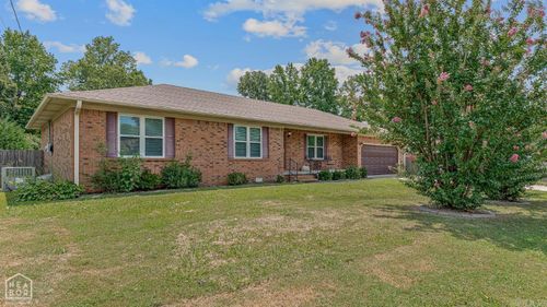 1303 Daniel Dr, Paragould, AR, 72450-1924 | Card Image