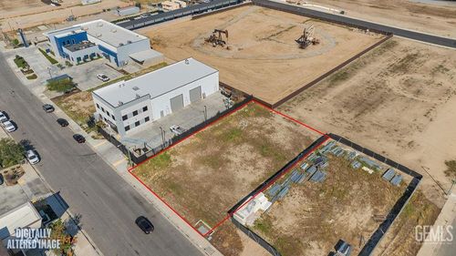 5706 Woodmere Dr, Bakersfield, CA, 93313-2875 | Card Image