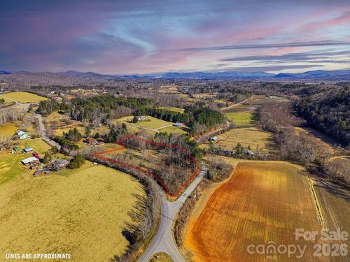 999 Ray Hill Rd, Mills River, NC, 28759 | Card Image