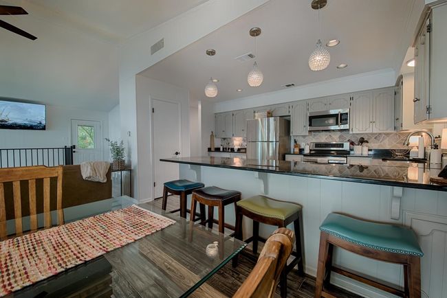 2814 Lakeview Ln, House other with 4 bedrooms, 3 bathrooms and null parking in Granite Shoals TX | Image 6
